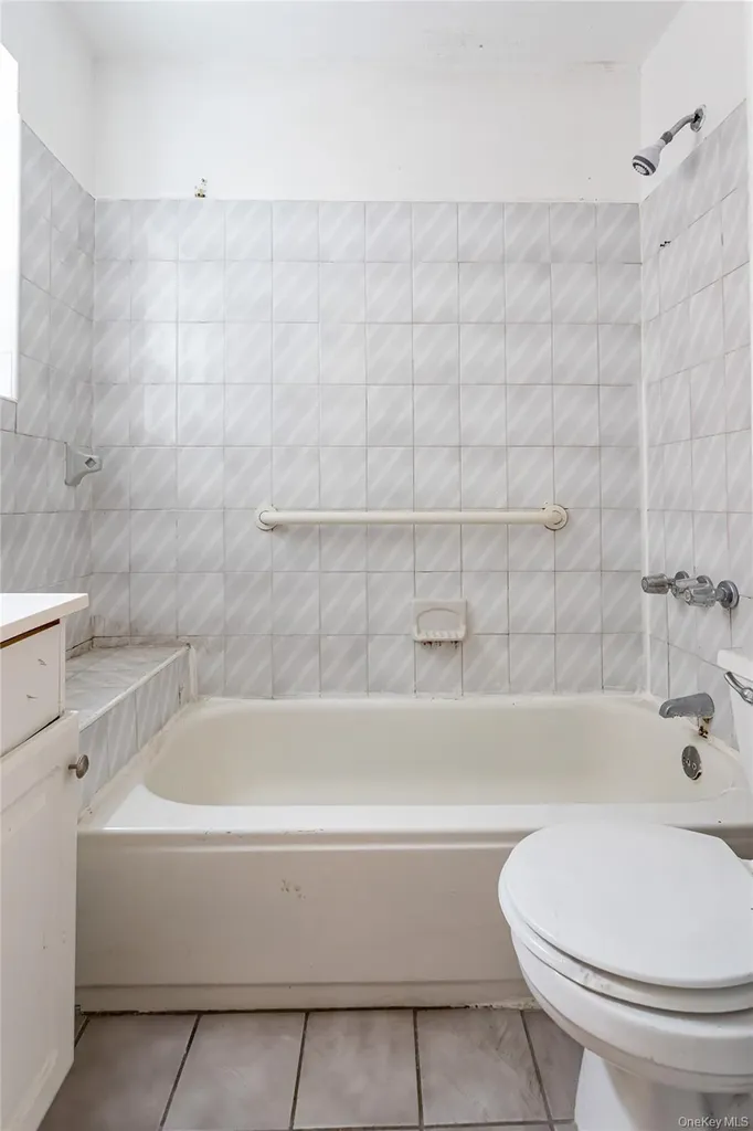 823 40th Street Brooklyn NY 11232