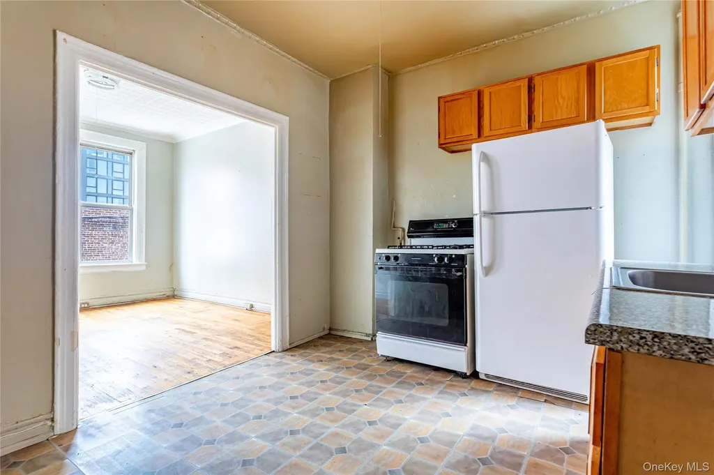 823 40th Street Brooklyn NY 11232