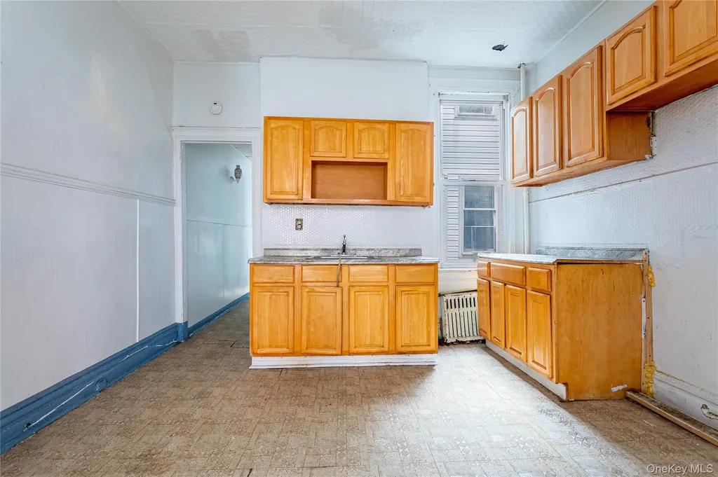 823 40th Street Brooklyn NY 11232