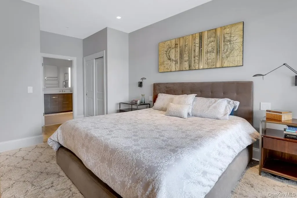18 Rivers Edge - Unit 211 Drive Tarrytown NY 10591