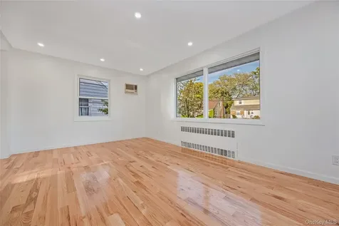 728 Martin Drive Uniondale NY 11553