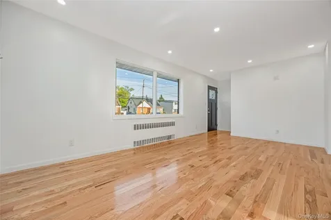 728 Martin Drive Uniondale NY 11553