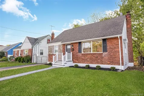 728 Martin Drive Uniondale NY 11553