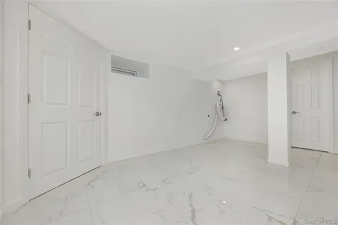 728 Martin Drive Uniondale NY 11553
