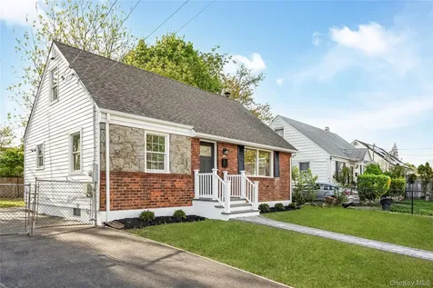 728 Martin Drive Uniondale NY 11553