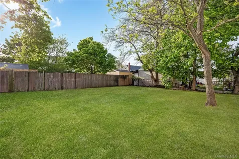 728 Martin Drive Uniondale NY 11553