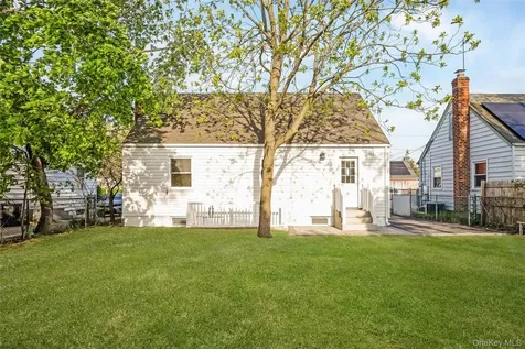 728 Martin Drive Uniondale NY 11553