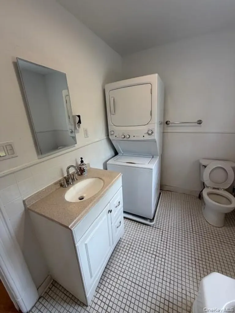 108 Earle Avenue Lynbrook NY 11563