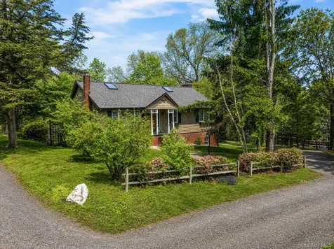 9 Easy Street Hopewell Junction NY 12533