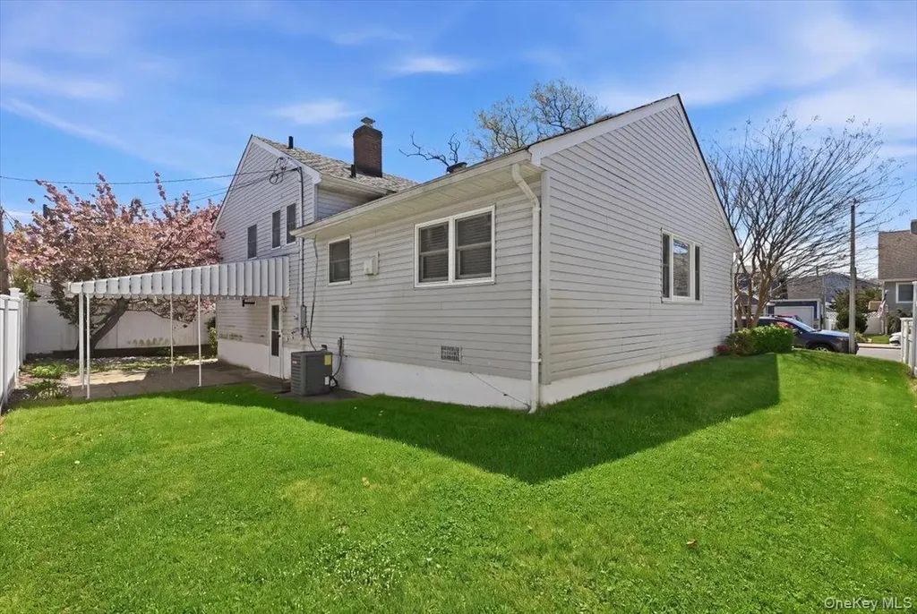 345 E State Street Long Beach NY 11561