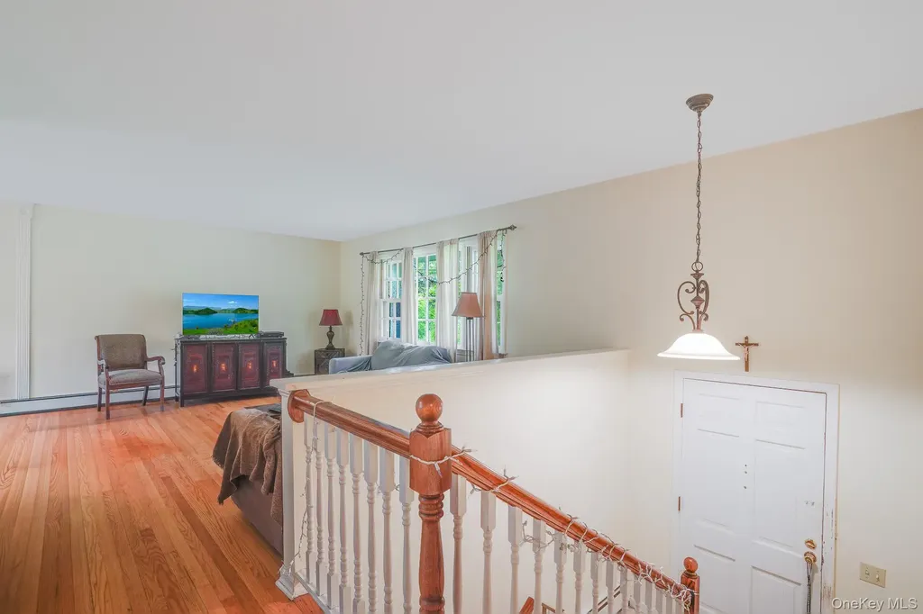 82 Roosevelt Road Hyde Park NY 12538