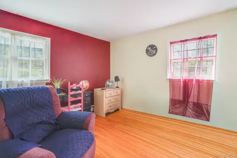 82 Roosevelt Road Hyde Park NY 12538