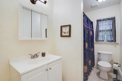 82 Roosevelt Road Hyde Park NY 12538