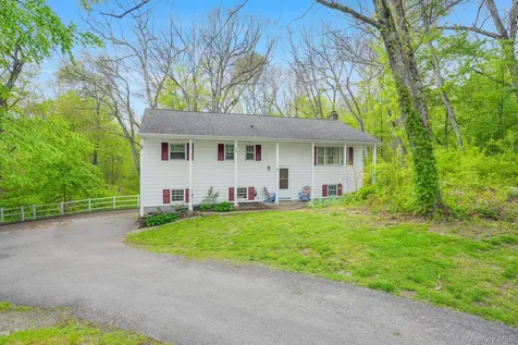 82 Roosevelt Road Hyde Park NY 12538