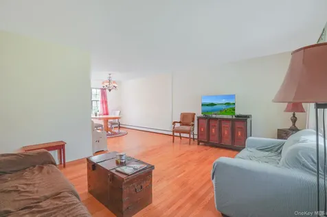 82 Roosevelt Road Hyde Park NY 12538