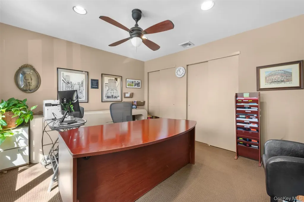 25 Windsor Gate Drive North Hills NY 11040