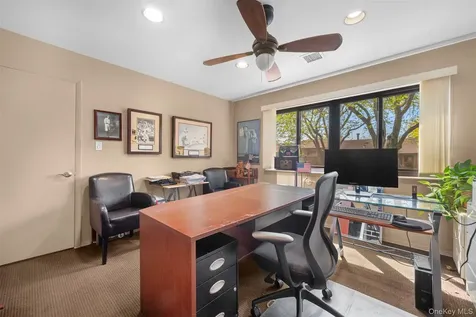 25 Windsor Gate Drive North Hills NY 11040