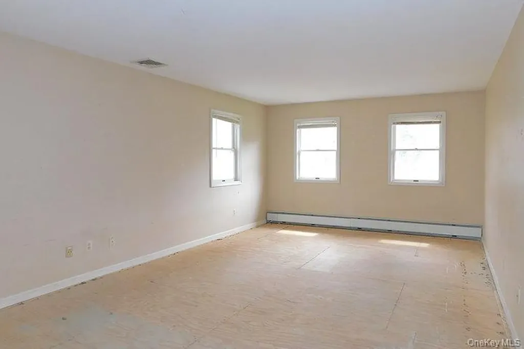 83 Hunt Road Wallkill NY 12589