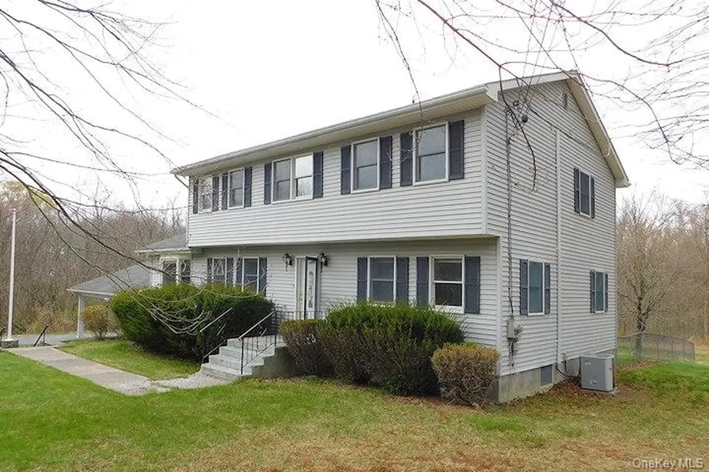 83 Hunt Road Wallkill NY 12589
