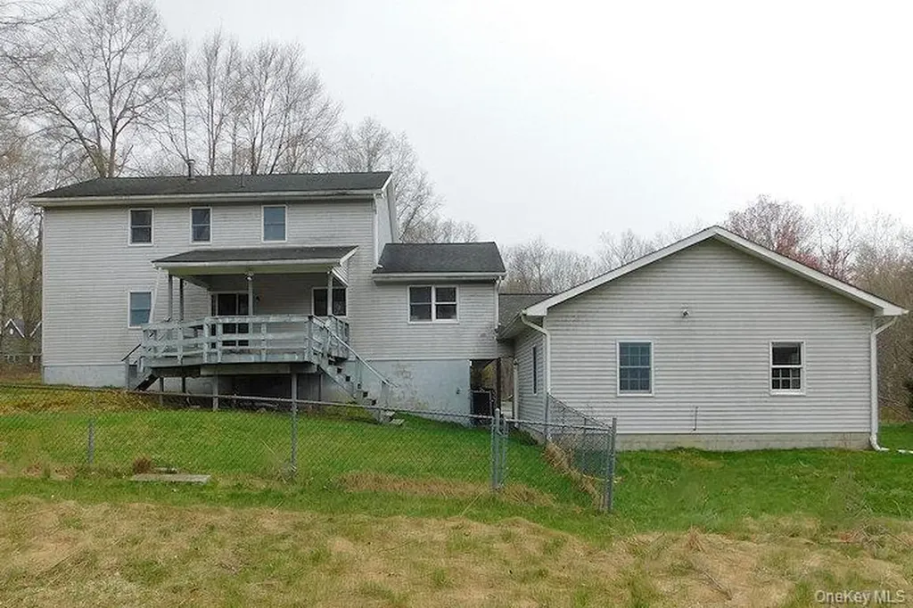 83 Hunt Road Wallkill NY 12589