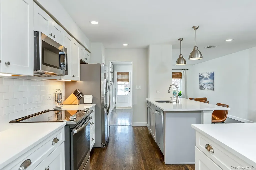 149 Barton Lane Bayport NY 11705