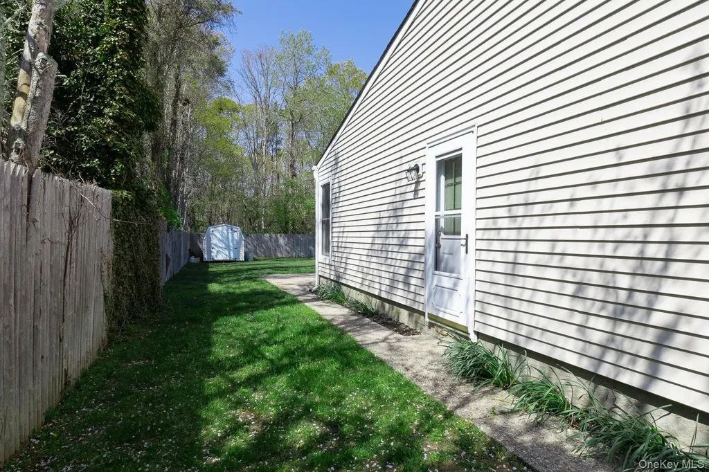 149 Barton Lane Bayport NY 11705