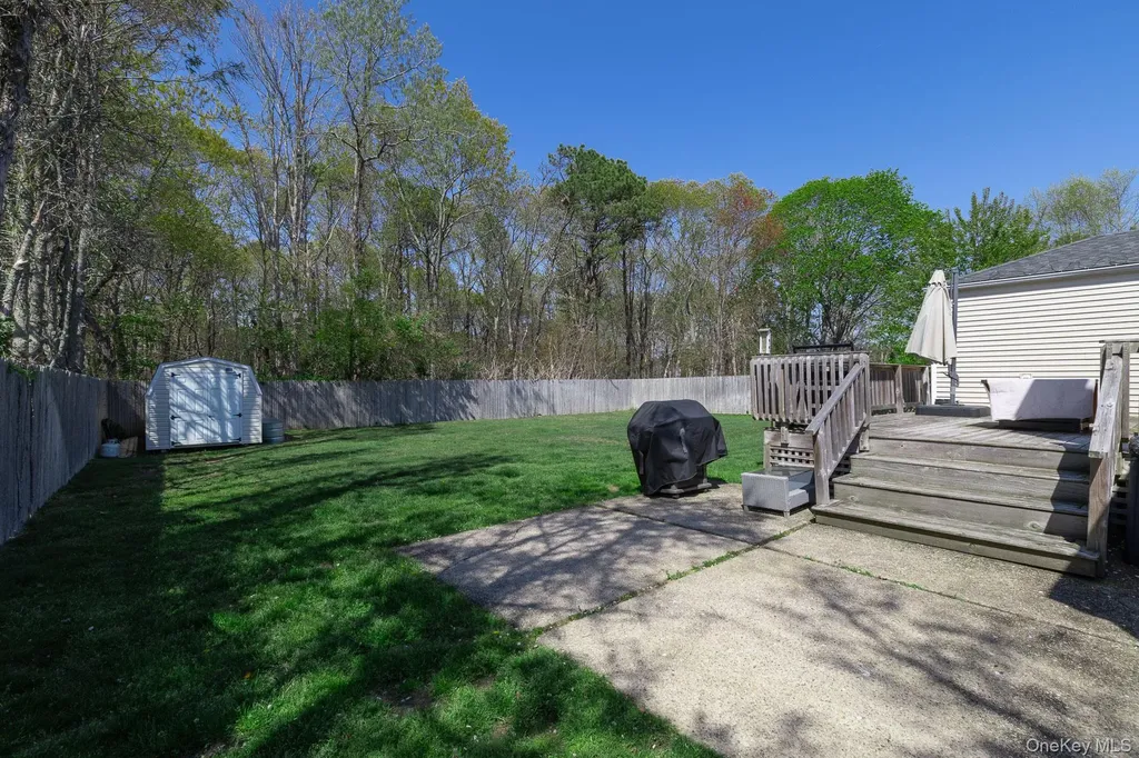 149 Barton Lane Bayport NY 11705