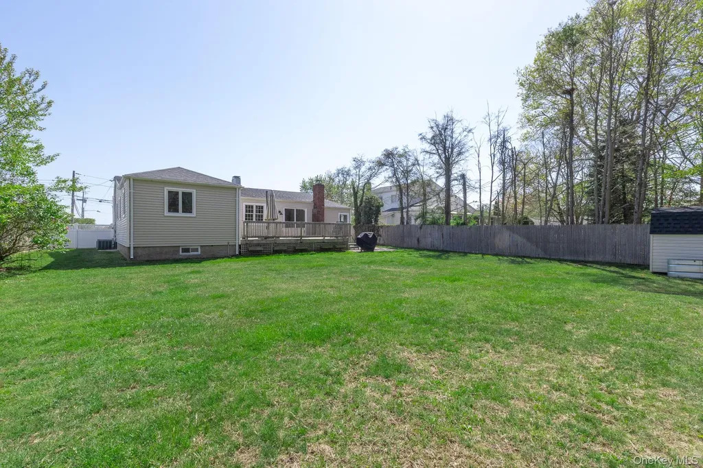 149 Barton Lane Bayport NY 11705