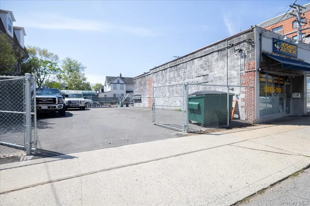 20 Brooklyn Avenue Valley Stream NY 11581