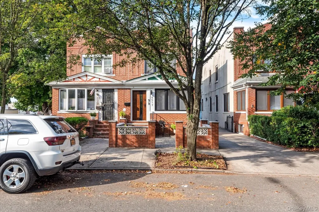 65-17 78th Avenue Glendale NY 11385
