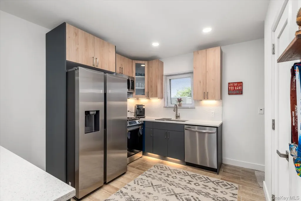 65-17 78th Avenue Glendale NY 11385