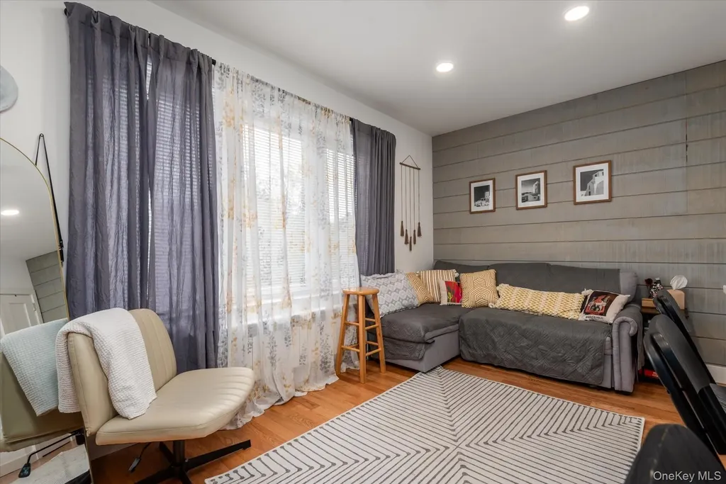 65-17 78th Avenue Glendale NY 11385