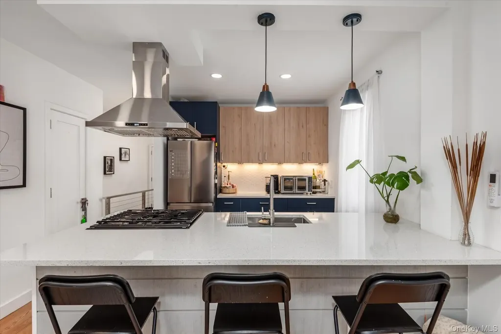 65-17 78th Avenue Glendale NY 11385