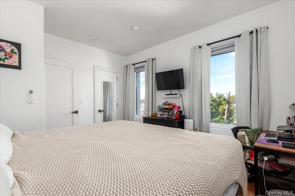 65-17 78th Avenue Glendale NY 11385