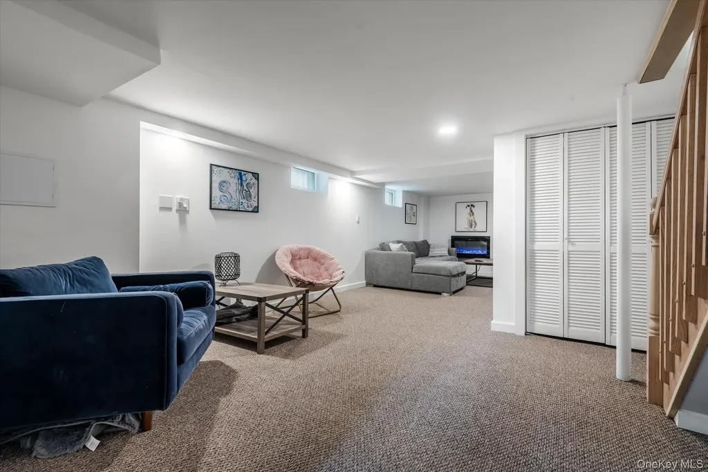 65-17 78th Avenue Glendale NY 11385