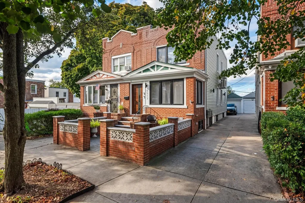 65-17 78th Avenue Glendale NY 11385