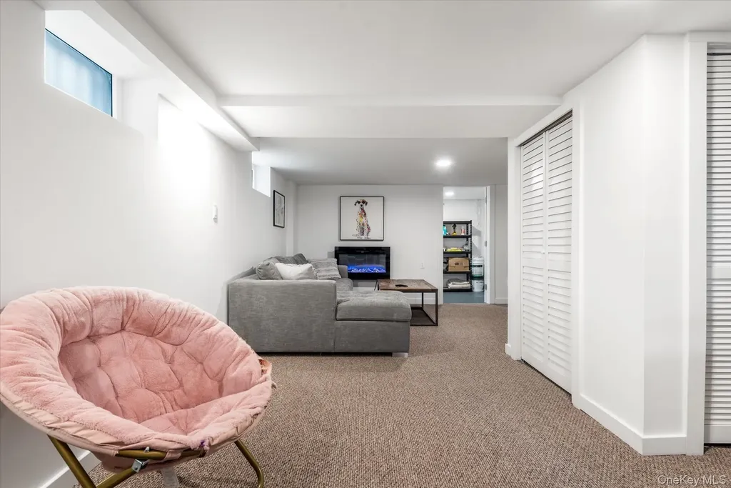 65-17 78th Avenue Glendale NY 11385