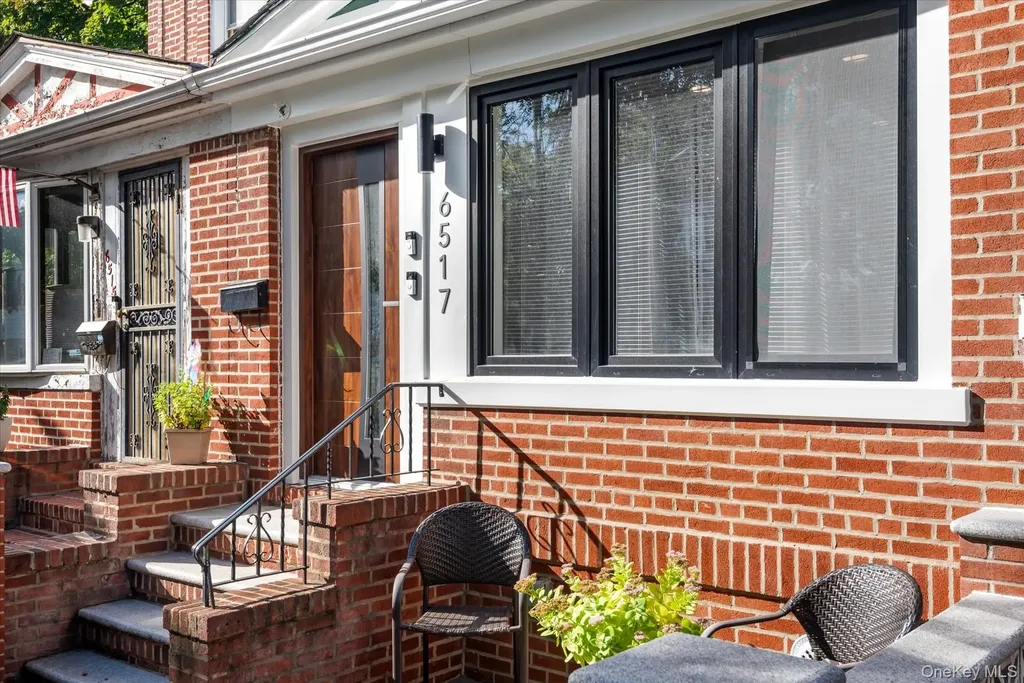 65-17 78th Avenue Glendale NY 11385
