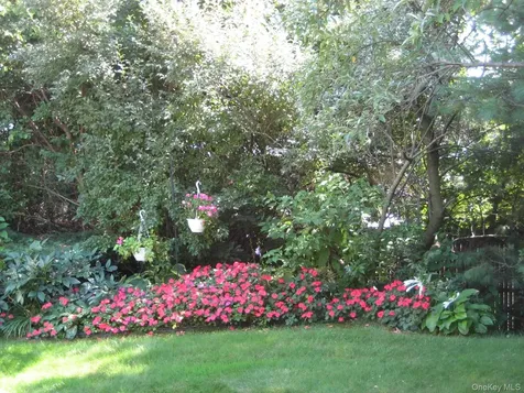 40 Town House Drive Massapequa Park NY 11762