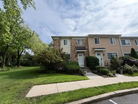 40 Town House Drive Massapequa Park NY 11762