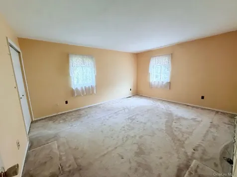 40 Town House Drive Massapequa Park NY 11762