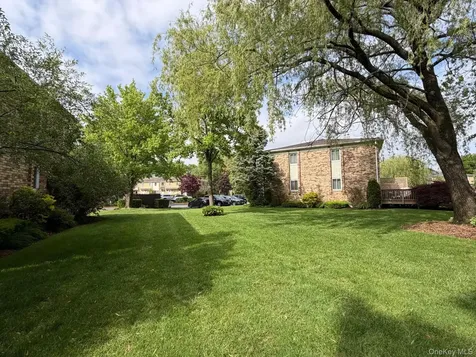 40 Town House Drive Massapequa Park NY 11762