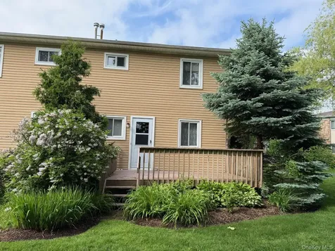 40 Town House Drive Massapequa Park NY 11762