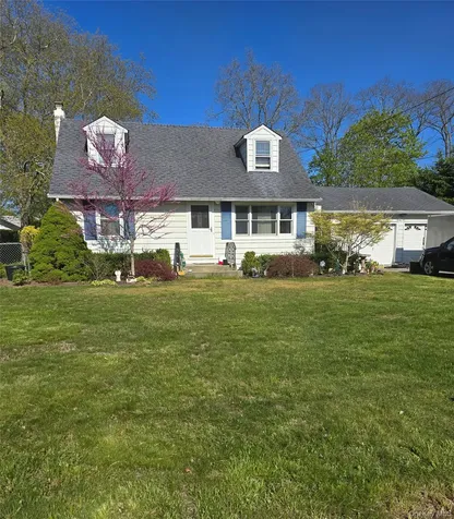 25 Newins Street Center Moriches NY 11934