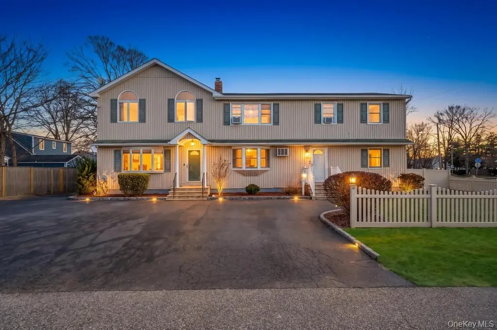 45 Dogwood Road West Islip NY 11795