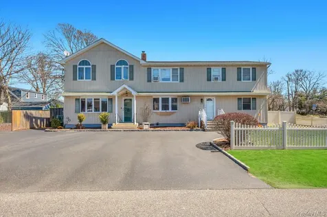 45 Dogwood Road West Islip NY 11795