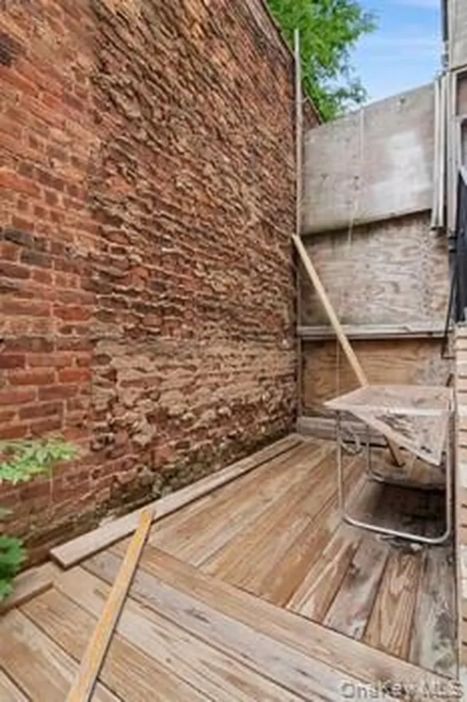28 Saint Andrews Place Brooklyn NY 11216
