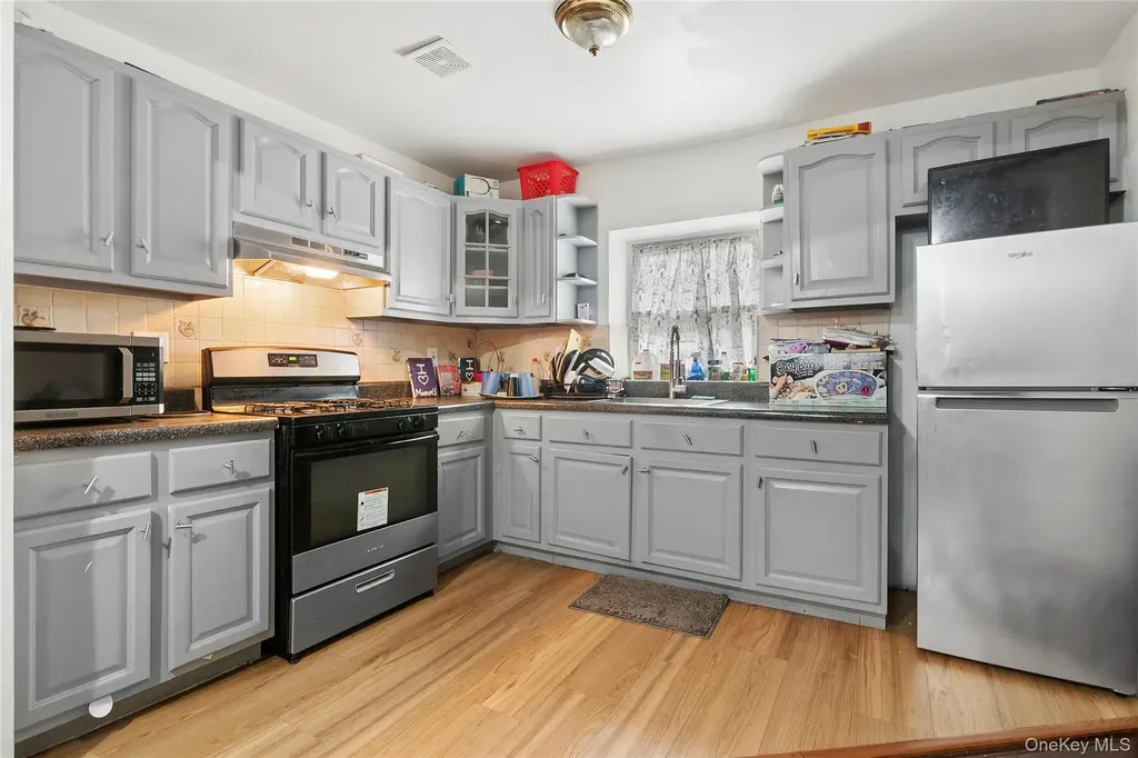 28 Saint Andrews Place Brooklyn NY 11216