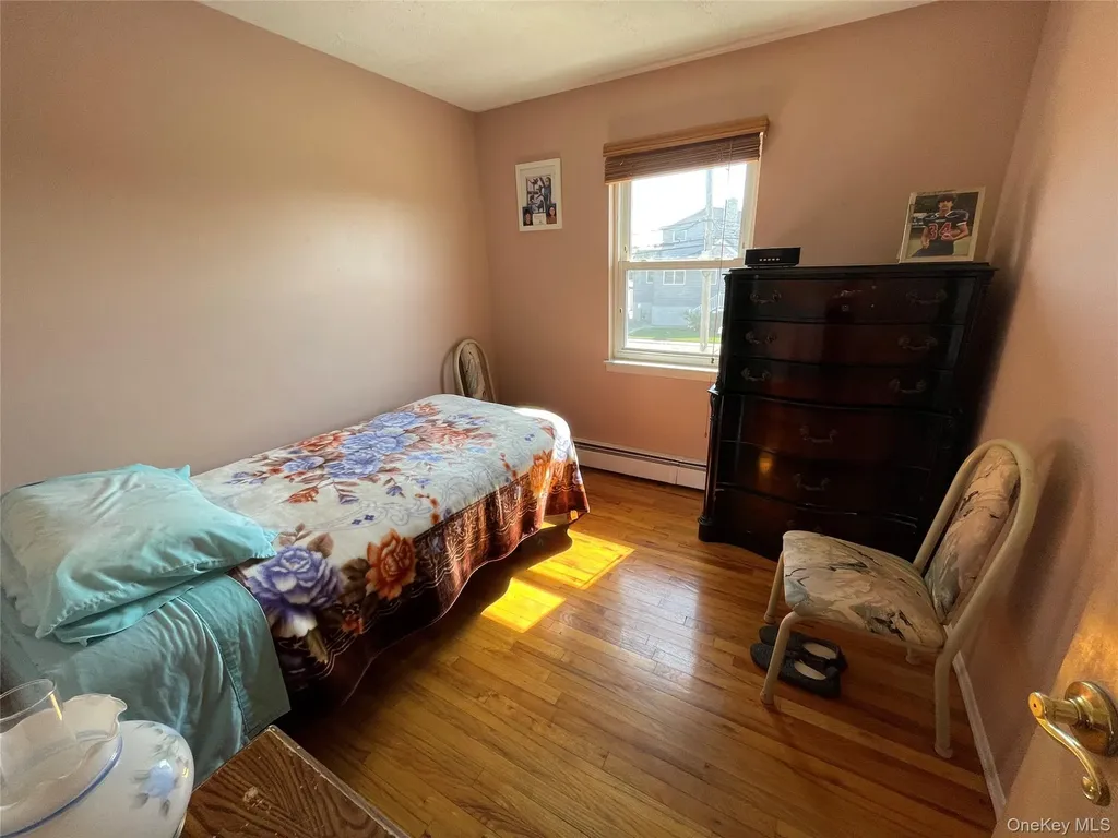 84 Surf Road Lindenhurst NY 11757
