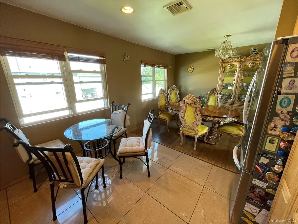 84 Surf Road Lindenhurst NY 11757